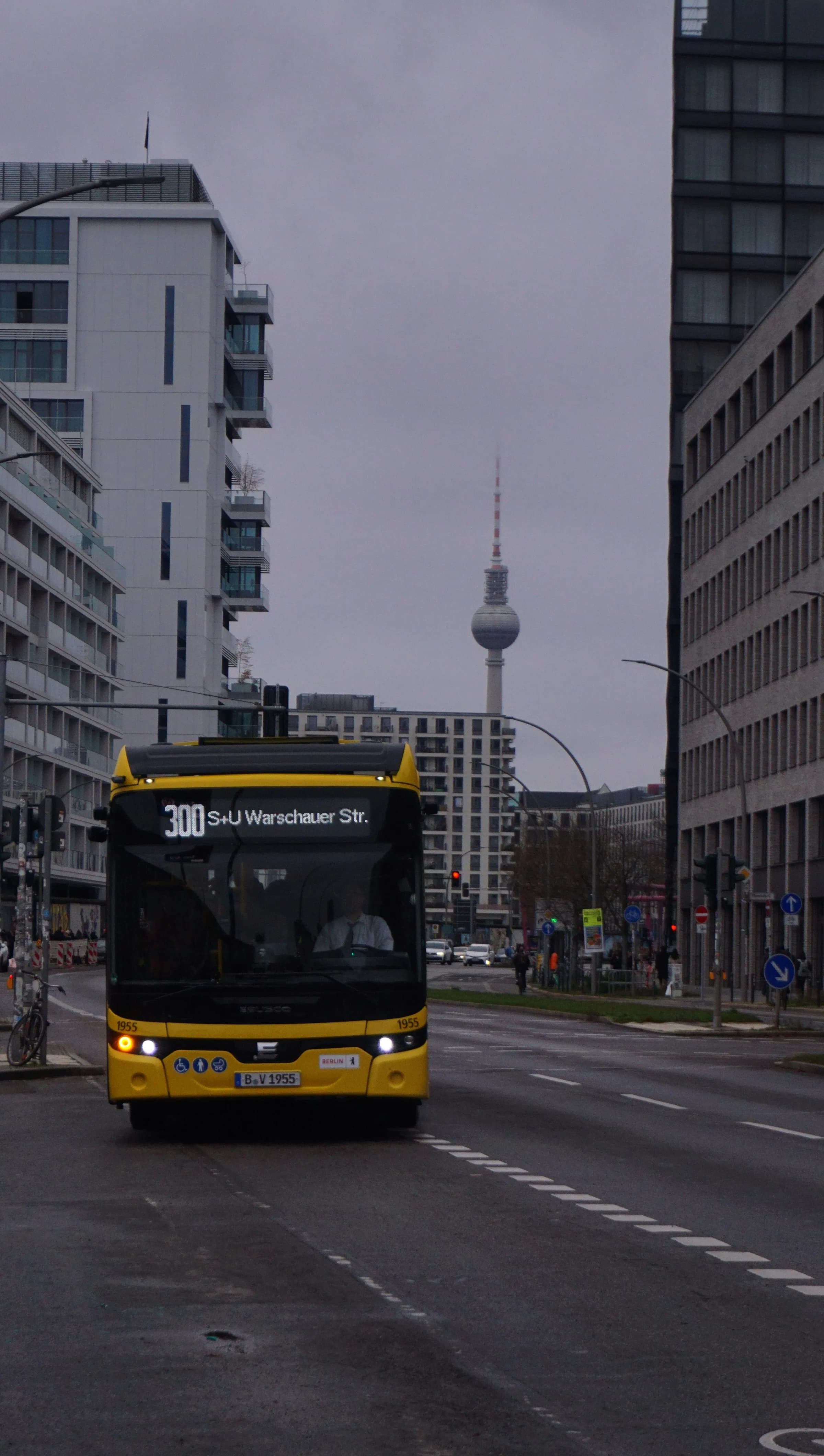 Bushaltestelle direkt vor der Tür – 100 Meter