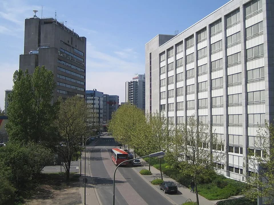 Mit dem Auto zügig auf A661, A3 und A5