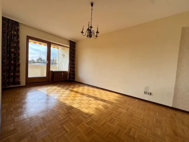 Das Schlafzimmer – angenehm geschnitten und ruhig in der Wirkung.