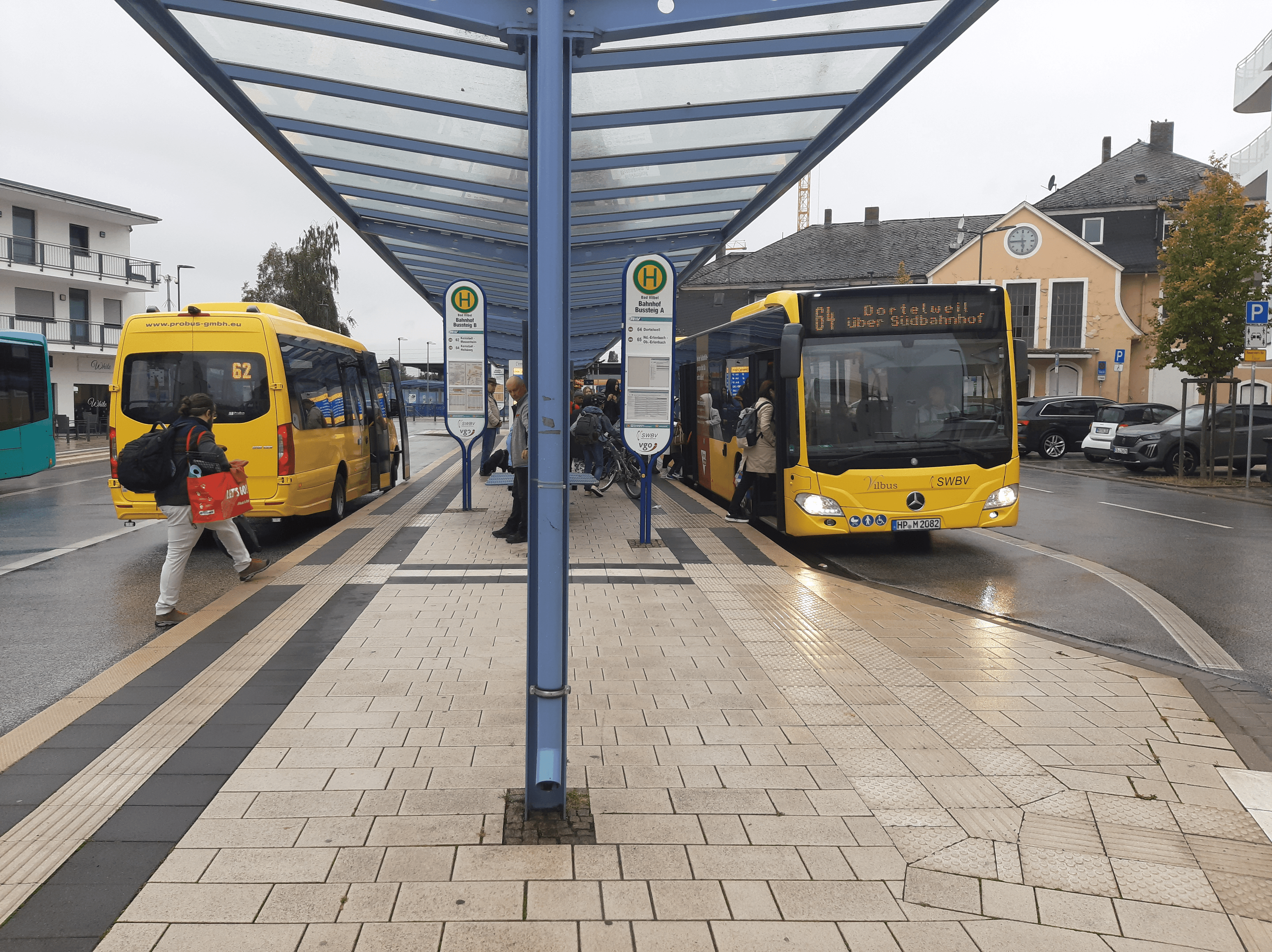 Vilbus und regionale Buslinien ergänzen die Mobilität im Alltag