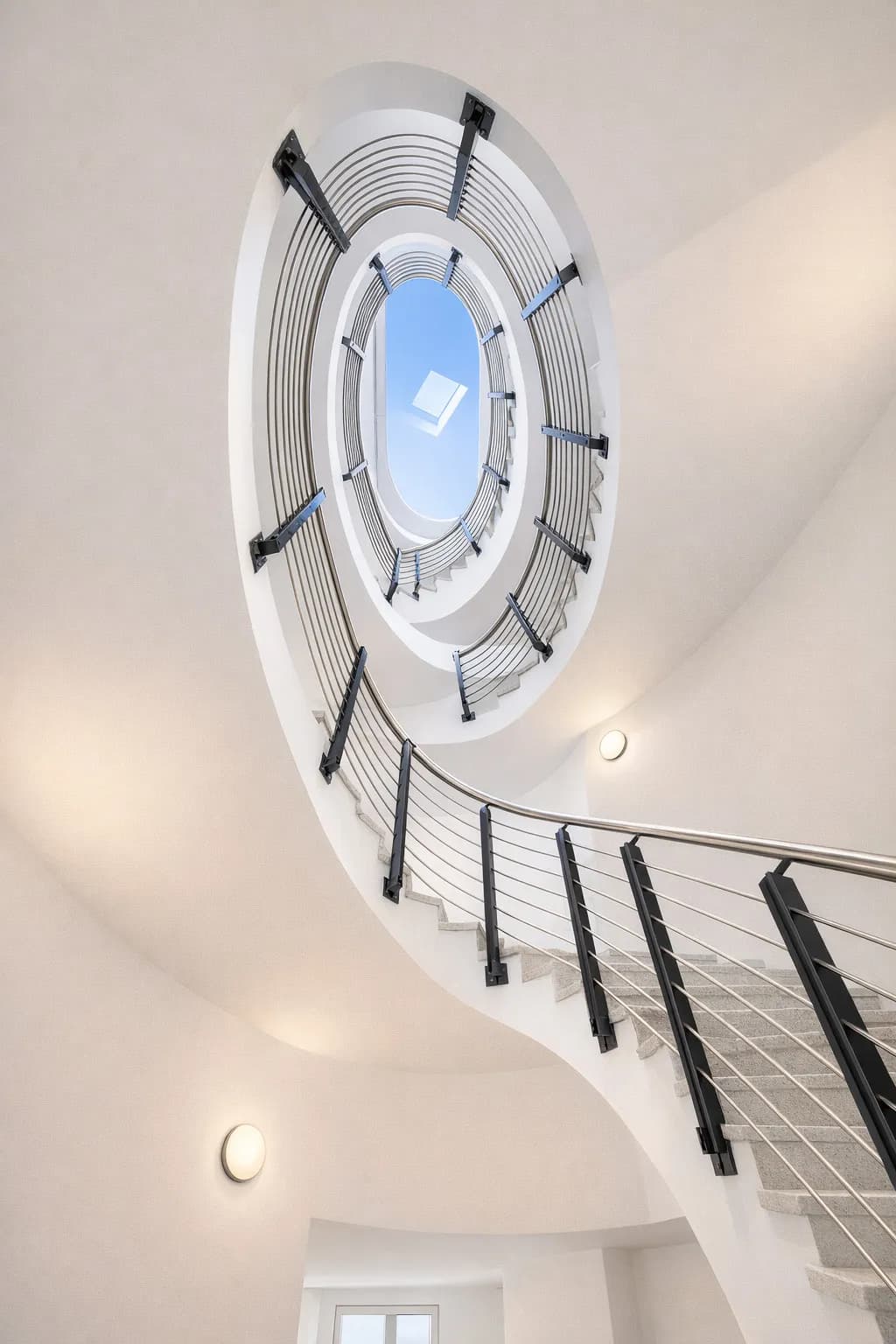 Erleben Sie dieses Penthouse persönlich Gerne zeigen wir Ihnen die Hauptwohnung, die Dachterrasse und den separaten Zusatzbereich bei einer persönlichen Besichtigung und erläutern Ihnen alle Details zur aktuellen Nutzungssituation transparent und in Ruhe.